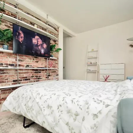 Lovely&cozy Authentic Atmosphere Lägenhet